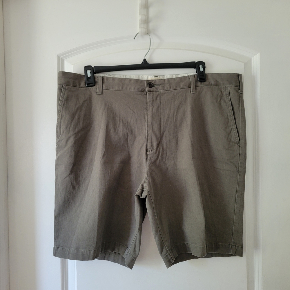 Dockers Men's Olive Green Grayish Shorts 42 Waist 42w